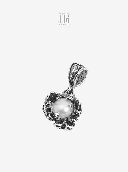 Pendente in argento con perla bianca, maschera apotropaica e catenina veneziana