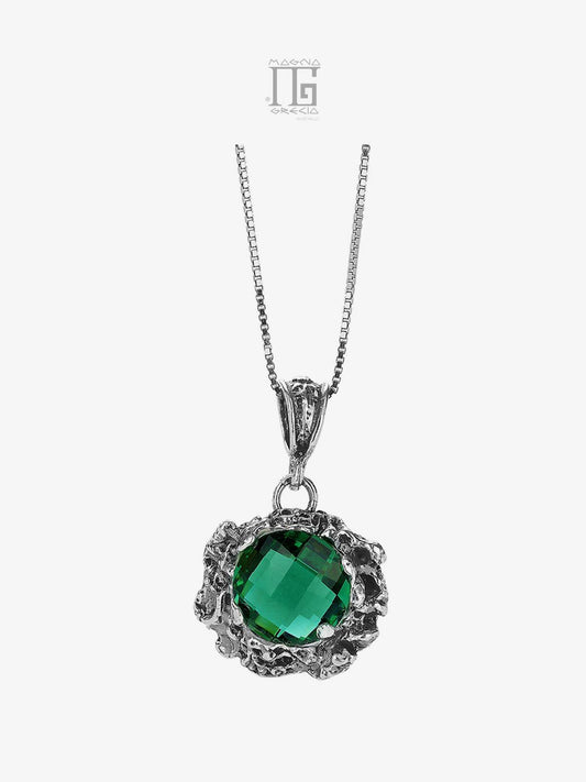Pendente Magna Grecia® Artemis in argento 925 con maschera apotropaica e cristallo verde sfaccettato con catenina veneziana 45 cm